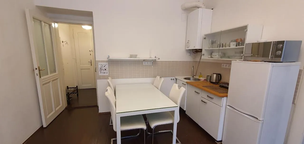 Tower Apartment Prag 0*,