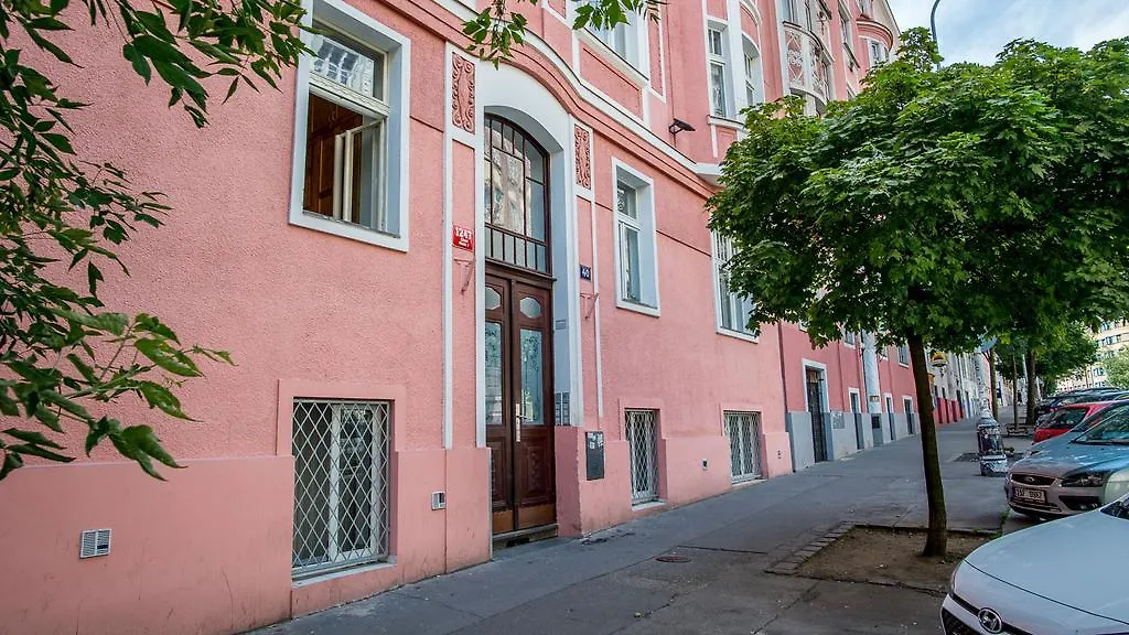 Tower Apartment Prag 0*,